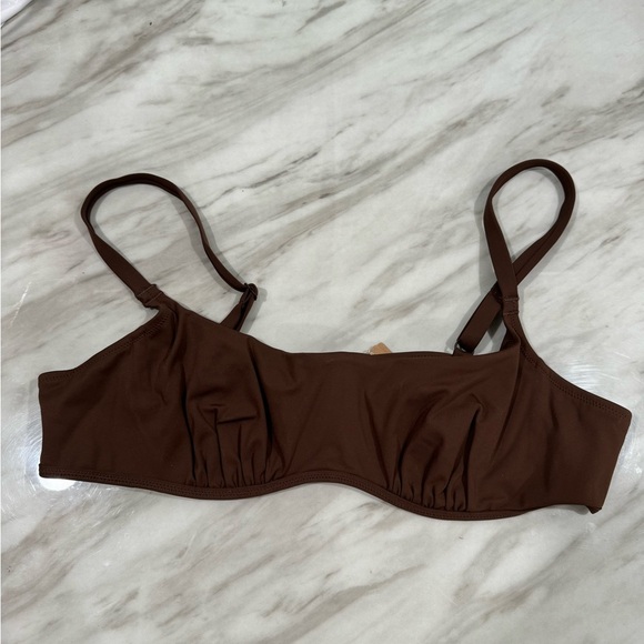 SKIMS Bikini Set bra size 4x and bikini is size 3 - Picture 11 of 11